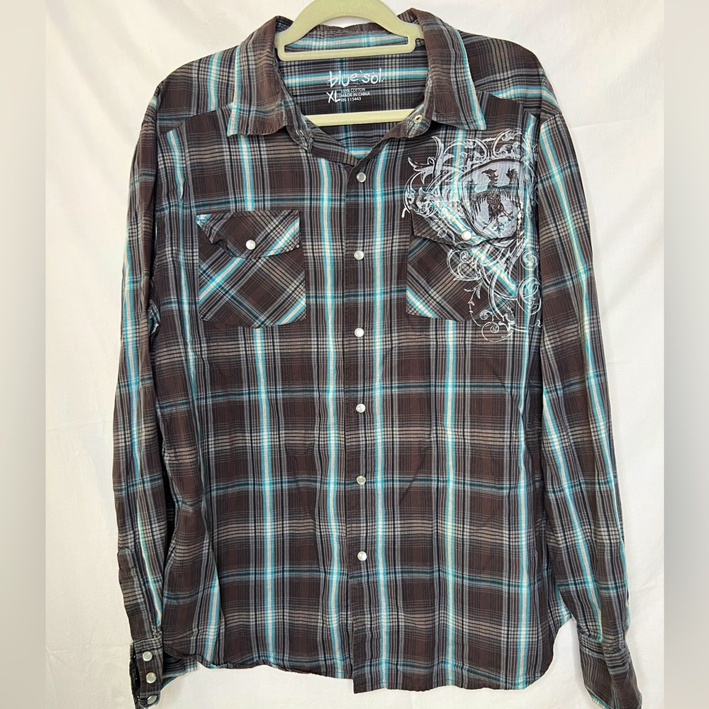 Casual button down shirt with graphics and pearl snap buttons XL Y2K Grunge